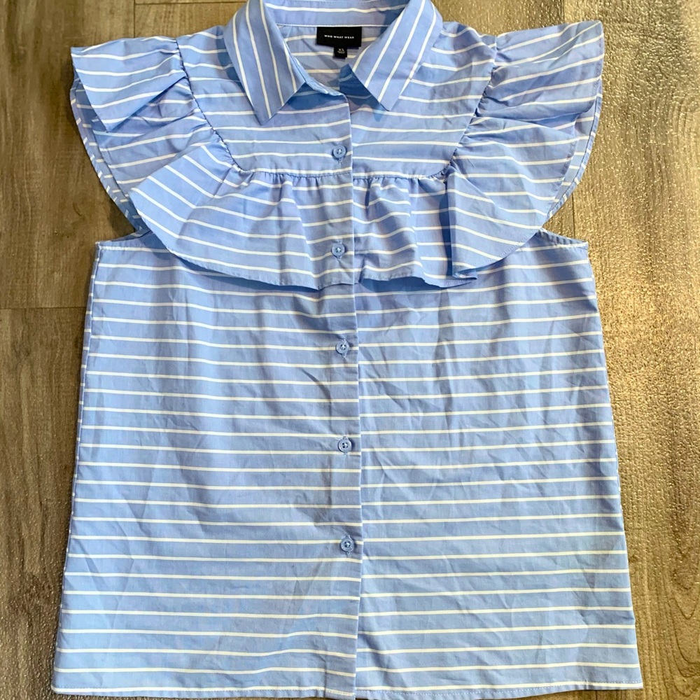 Who What Wear xs sleeveless ruffle shirt